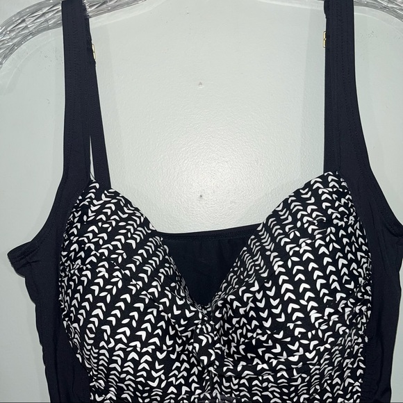 La Blanca black and white padded tankini top - Picture 2 of 9